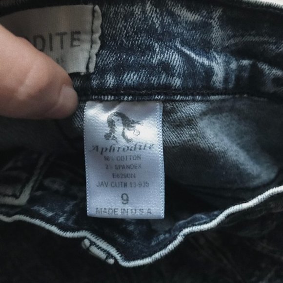 Aphrodite High Waisted Jeans - Picture 4 of 5